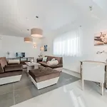 Villa Comfort With Swimming Pool And Terrace