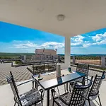 Comfort With Swimming Pool And Terrace