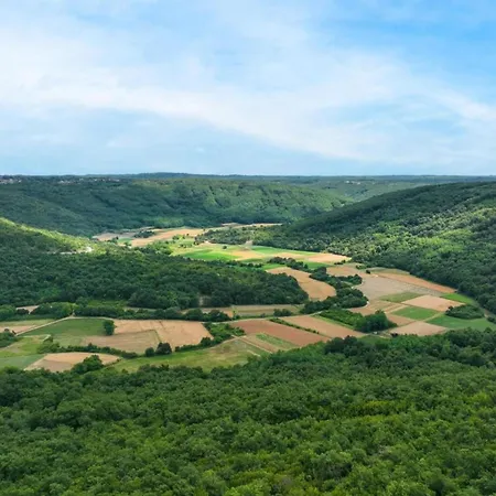 Villa Comfort With Swimming Pool And Terrace Sukošan