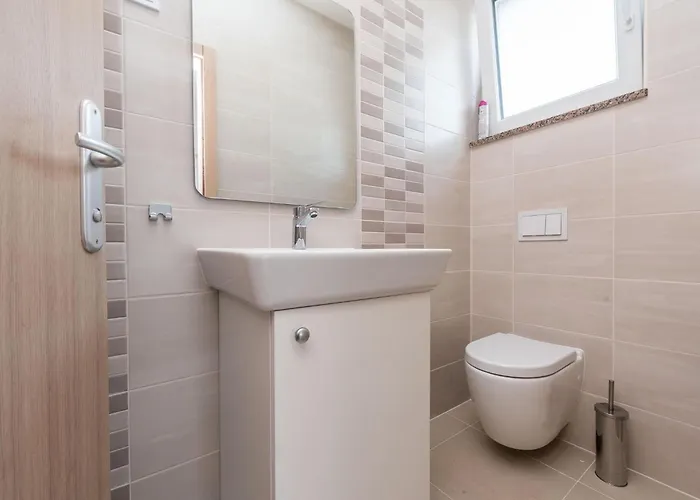 Comfort With Swimming Pool And Terrace 빌라 *