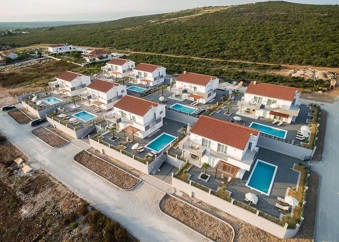 빌라 Comfort With Swimming Pool And Terrace Sukošan