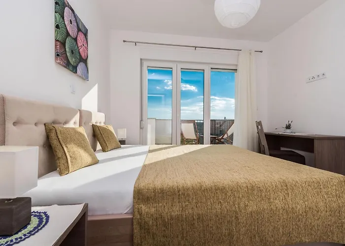 Comfort With Swimming Pool And Terrace וילה *