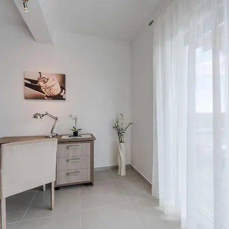 Comfort With Swimming Pool And Terrace *
