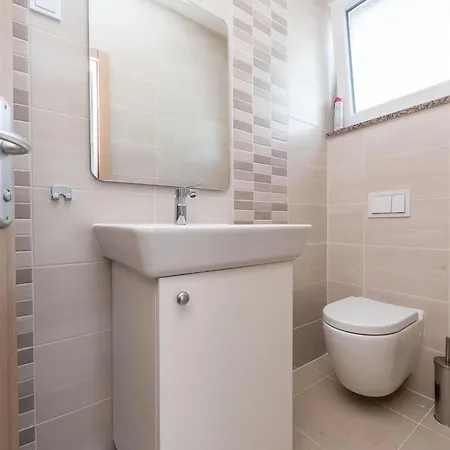 Comfort With Swimming Pool And Terrace Villa *