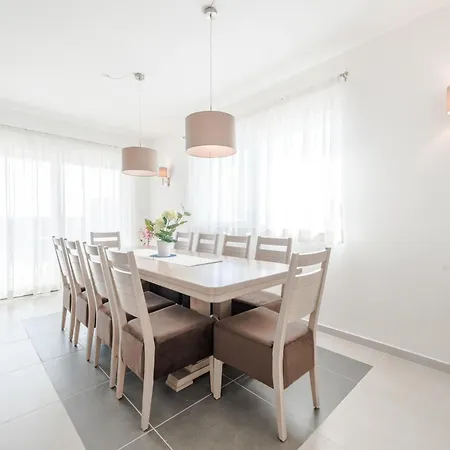 Villa Comfort With Swimming Pool And Terrace