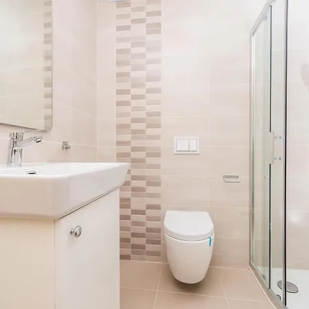 Comfort With Swimming Pool And Terrace Sukošan