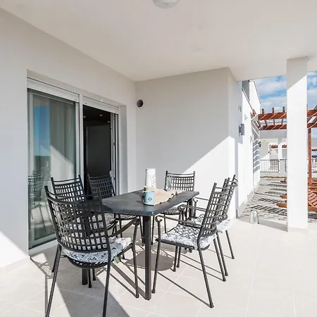 Βίλα Comfort With Swimming Pool And Terrace *