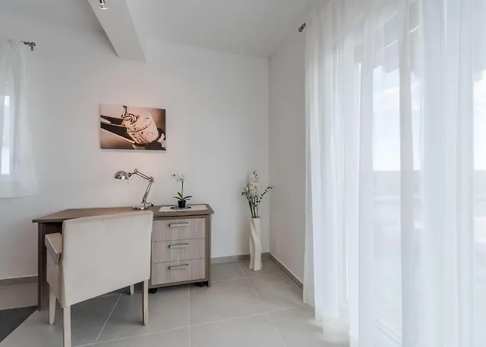 Comfort With Swimming Pool And Terrace *