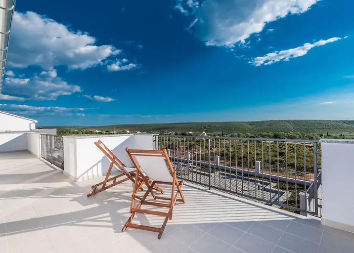 Comfort With Swimming Pool And Terrace