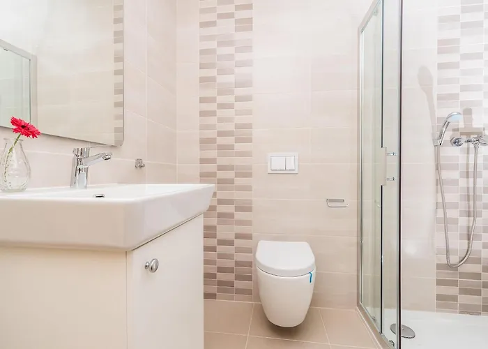 Comfort With Swimming Pool And Terrace Sukošan