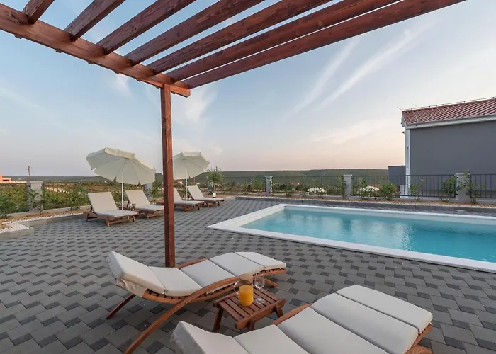 Villa Comfort With Swimming Pool And Terrace